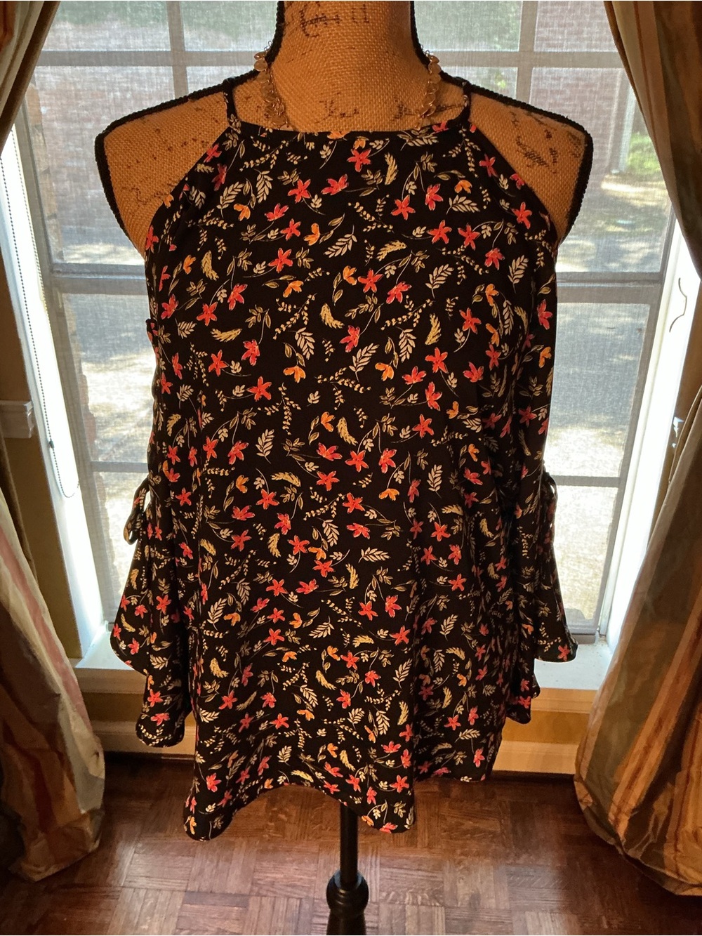 Laundry By Shelli Segal Black Floral Cold-Shoulder Halter Tunic